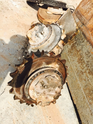 ขาย มอเตอร์ตัวเดิน KOMATSU PC200-8 มี1คู่ครับ ขาย มอเตอร์ตัวเดิน KOMATSU PC200-8 มี1คู่ครับ