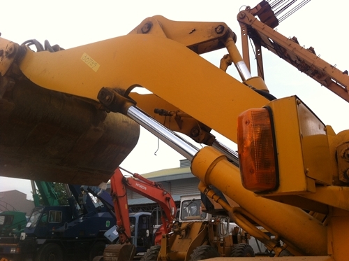 นำเข้าเครื่องจักรกลหนักมือ 2 จากต่างประเทศ Tel.098-858-5524 สามภพ ครับ