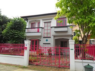 ขายบ้านเดี่ยวพร้อมอยู่โครงการดังติดบีทีเอสห้างเซ็ลทรัล