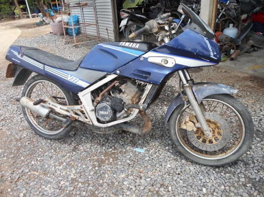 วี อา 150 สภาพดีเครื่องแห้ง ๆ ลดไปเลย 3800 ครับ