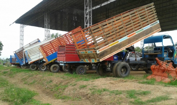 ขายเครื่องคูโบต้า ยันม้า มือสอง รถไถนั้งขับหลายรุ้นหลายราคา  โครงรถมือสองจะชื้แต่เครื่องก็ได้จะชื้อแต่โครงก็ได้ครับสนใจโทร 0813655997อำพร พาเจริญ อยู่วังบัว อคลองขลุง จ กำแพงเพชร