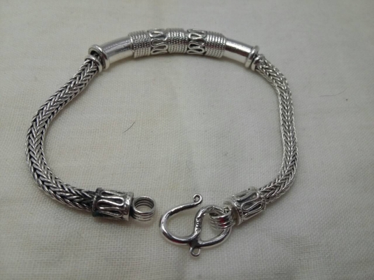 ข้อมือเงินเก่า