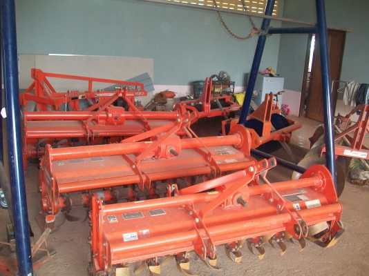 ขายอุปกรณ์ติดรถไถมือสองหลายรายการ