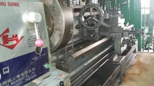 เครื่องกลึง 12  ฟุต