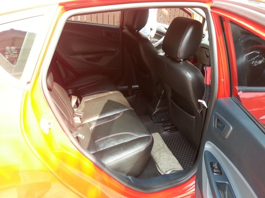 ขายด่วน ford fiesta 1.6s top สุด ใมล์ 15xxx ขายด่วน ford fiesta 1.6s top สุด ใมล์ 15xxx