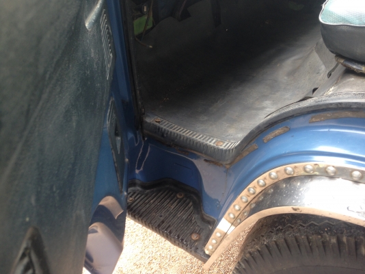 ขายNPR59LU เครื่อง4BE รถห้างแท้ เครื่องดี คัทซีสวยหัวเดิม กระบะไม้มะค่าอย่างดีแข็งแรง