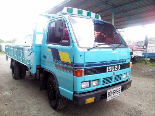 6 ล้อกลาง  ISUZU  NKR  110 แรงม้า  * ยาว 4.30 ม.*  รถสวยเดิม+สวยจริง+สภาพพร้อมใช้งาน * รถห้างแท้ * มีเล่มพร้อมโอน *