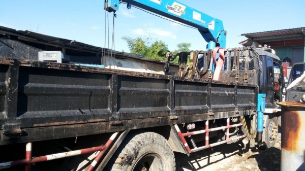 ราคาสุดท้าย ขายได้ขายเลยครับ !!! 6 ล้อ ISUZU เดก้า 195 ปี 40 fsr ยาว 5.40 ม. ราคาสุดท้าย ขายได้ขายเลยครับ !!! 6 ล้อ ISUZU เดก้า 195 ปี 40 fsr ยาว 5.40 ม.