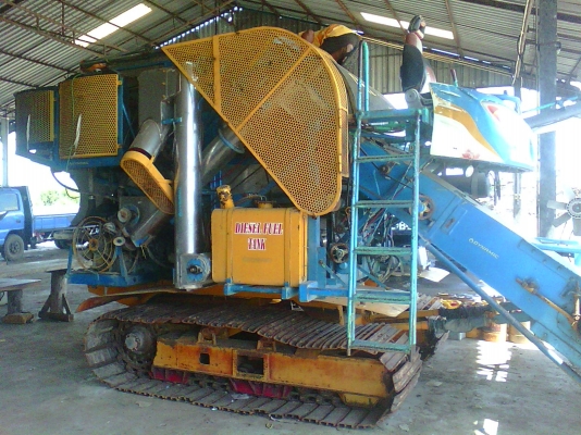 ขายรถเกี่ยว เกษตรพัฒนา รุ้น ปลดหนี้ สภาพพร้อมใช้งาน