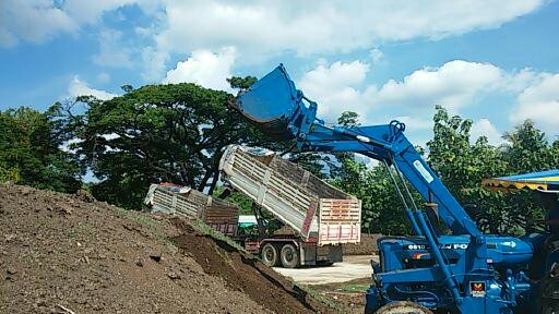 รถไถ ford supper พร้อมชุดตักนอก