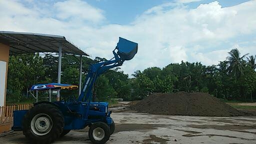 รถไถ ford supper พร้อมชุดตักนอก