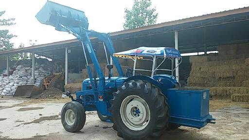 รถไถ ford supper พร้อมชุดตักนอก