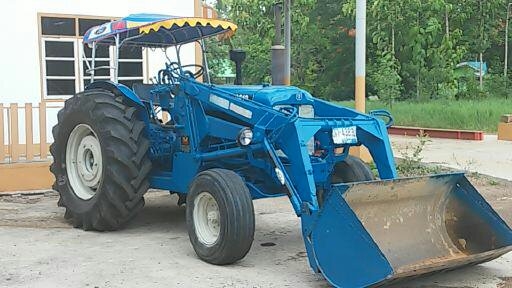 รถไถ ford supper พร้อมชุดตักนอก