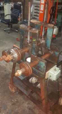 เครื่องดัดเหล็ก ดัดท่อ 3 แกน เพลานอน สภาพใช้งาน 18000 บาท