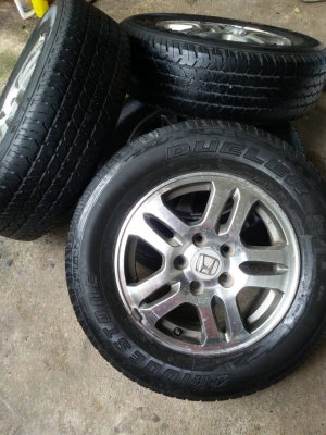 ล้อขอบ 15 พร้อมยาง 205 70 15 bridgestone ปี 12 ชุดล่ะ 3,800