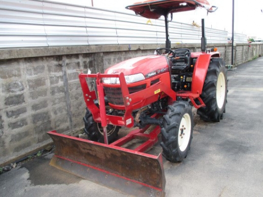 สยามอินเตอร์ เปิดประมูลรถแทร็กเตอร์ยี่ห้อ YANMAR รุ่น EF494T