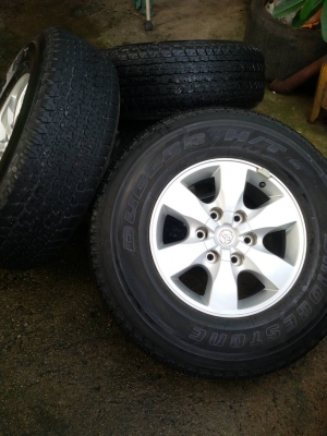 ล้อ toyota ขอบ 16 พร้อมยาง bridgestone 265 70 16 ปี 13ชุดล่ะ 9,500