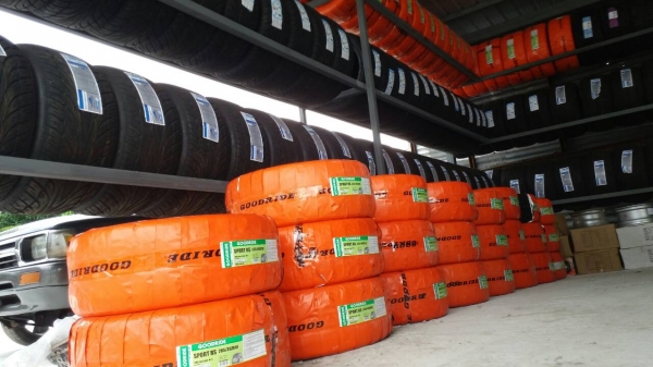 ยางใหม่ 235 40 18 หลัง 265 35 18 ชุดล่ะ 12,800