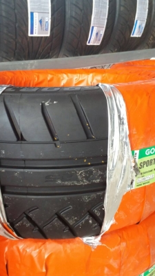 ยางใหม่ 235 40 18 หลัง 265 35 18 ชุดล่ะ 12,800