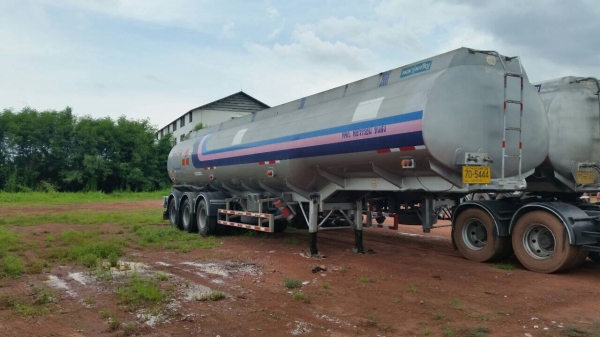 แท้งน้ำมันบรรจุ 40,000 ลิตรLoad บนหางrck