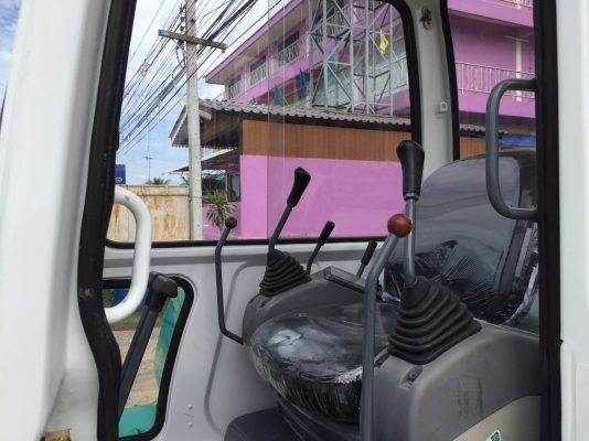 รถขุด KOMATSU PC30-7 มือสอง มีหัวเก๋ง นำเข้าญี่ปุ่น