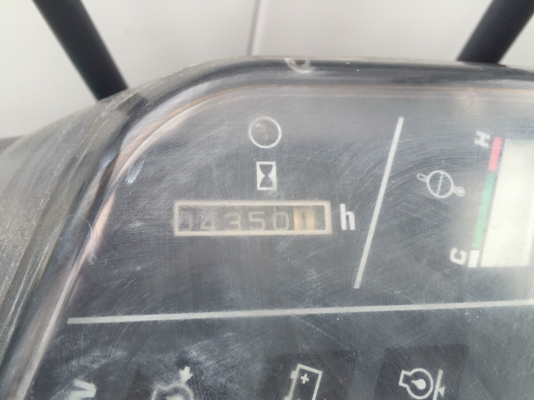 รถขุด KOMATSU PC30-7 มือสอง มีหัวเก๋ง นำเข้าญี่ปุ่น