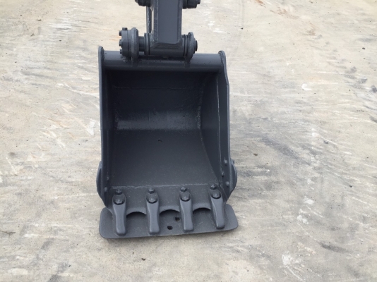 รถขุด KOMATSU PC30-7 มือสอง มีหัวเก๋ง นำเข้าญี่ปุ่น