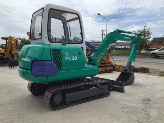 รถขุด KOMATSU PC30-7 มือสอง มีหัวเก๋ง นำเข้าญี่ปุ่น
