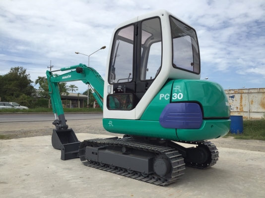 รถขุด KOMATSU PC30-7 มือสอง มีหัวเก๋ง นำเข้าญี่ปุ่น