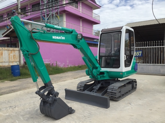 รถขุด KOMATSU PC30-7 มือสอง มีหัวเก๋ง นำเข้าญี่ปุ่น