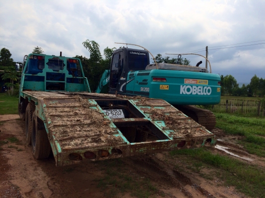 ขายด่วน  รถลากแบคโฮ  สิบล้อสองเพลา  มีเกียร์กลางพร้อม สภาพดีพร้อมใช้งาน  เครื่อง 195