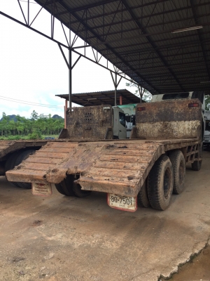 รถฮีโน่ 10 ล้อ  ท้ายลาด  220  แรงม้า. ปี 49   (  มีขาย 2 คัน.  )    สนใจติดต่อ  081 - 6079515