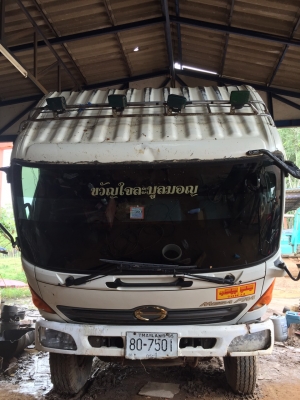 รถฮีโน่ 10 ล้อ  ท้ายลาด  220  แรงม้า. ปี 49   (  มีขาย 2 คัน.  )    สนใจติดต่อ  081 - 6079515