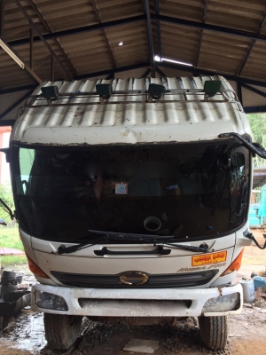 รถฮีโน่ 10 ล้อ  ท้ายลาด  220  แรงม้า. ปี 49   (  มีขาย 2 คัน.  )    สนใจติดต่อ  081 - 6079515