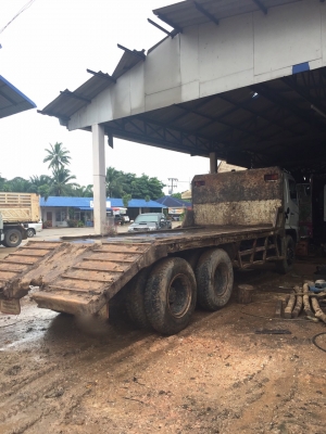 รถฮีโน่ 10 ล้อ  ท้ายลาด  220  แรงม้า. ปี 49   (  มีขาย 2 คัน.  )    สนใจติดต่อ  081 - 6079515