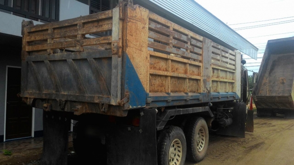 รถมิตซู 10 ล้อดั้ม FN527 - TF  220 แรงม้า. ปี 38    สนใจติดต่อ  081 - 6079515