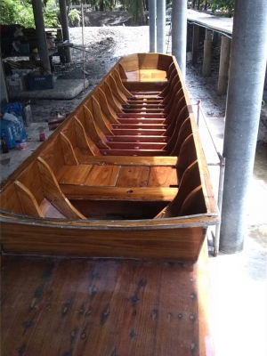 เรือไม้สัก