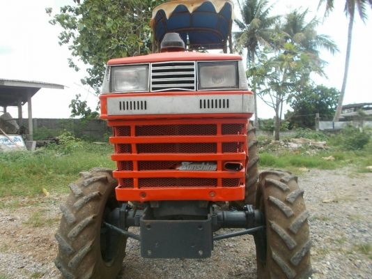 สีนวน  ลำเพลิน ขายL1  20.5 20แรง  ขับเคลื่อน4ล้อ  เกียร์ดีเครื่องดี  มีแต่ตัว