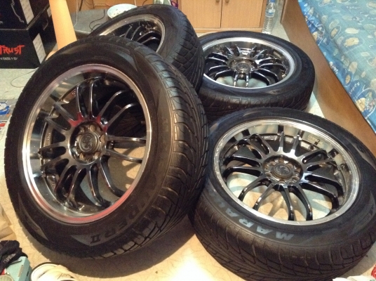 แม็ก RE30 ขอบ 18 พร้อมยางแนวยกสูง 235/55/18