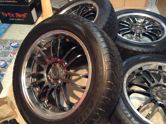 แม็ก RE30 ขอบ 18 พร้อมยางแนวยกสูง 235/55/18