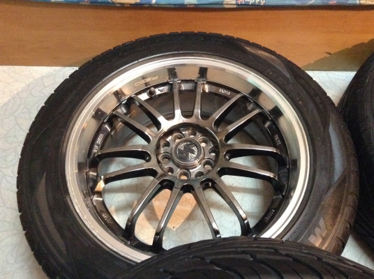 แม็ก RE30 ขอบ 18 พร้อมยางแนวยกสูง 235/55/18