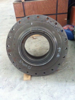 ขายเสื้อตัวเดิน KOMATSU PC 200-8 และชุดเฟือง ขายเสื้อตัวเดิน KOMATSU PC 200-8 และชุดเฟือง