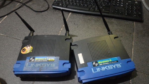 ขาย เราเตอร์ linksys 2 ตัวคับ