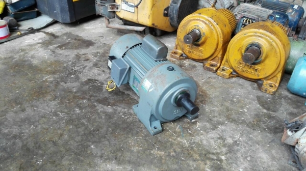 Sale>>มอเตอร์เกียร์ 1 HP. ไฟบ้าน 220 V. อัตราทด 1:80 ของใหม่ไม่เคยใช้งาน จัดส่งทั่วประเทศ!! 089-2499-123 นครปฐม