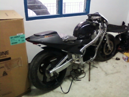 ขายโครงรถบิกไบค์ รุ่น suzuki gsx 400 r3 ราคา 5500 บาท