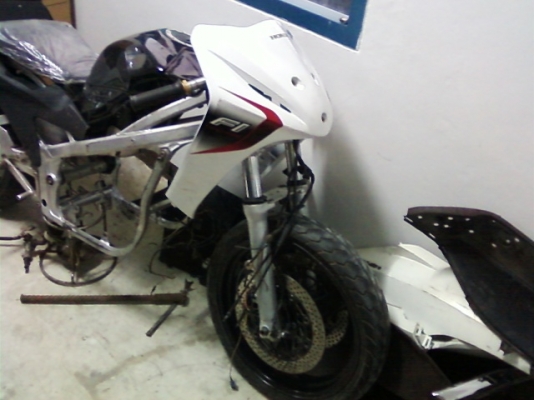 ขายโครงรถบิกไบค์ รุ่น suzuki gsx 400 r3 ราคา 5500 บาท