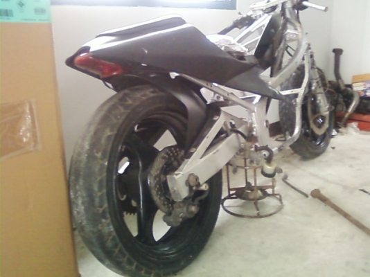 ขายโครงรถบิกไบค์ รุ่น suzuki gsx 400 r3 ราคา 5500 บาท