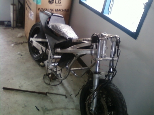 ขายโครงรถบิกไบค์ รุ่น suzuki gsx 400 r3 ราคา 5500 บาท