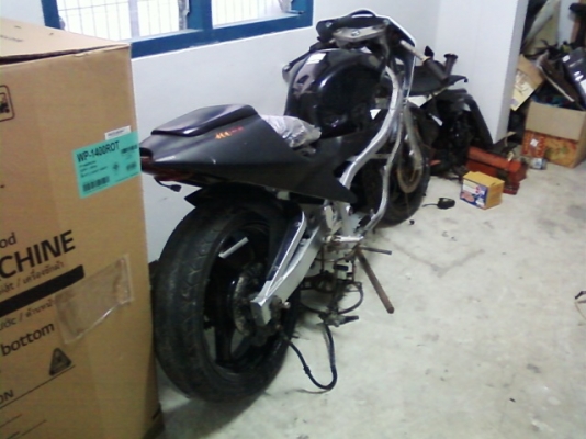 ขายโครงรถบิกไบค์ รุ่น suzuki gsx 400 r3 ราคา 5500 บาท
