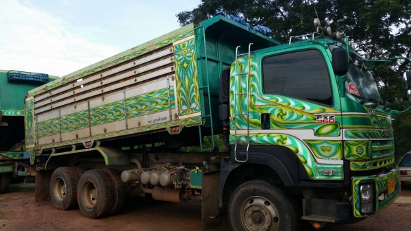 สิบล้อพ่วง อีซูซุ FXZ360 ปี56 แม่ลูก3คาน ดั้มมีเนียม สภาพนางฟ้าสวยจัดพร้อมวิ่งงาน เล่มทะเบียนพร้อมโอน ราคา 2,750,000บ ต่อรองหน้างาน